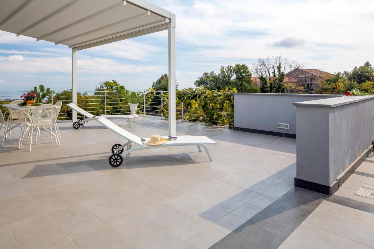 Design Villa In Piedimonte Etneo Exterior photo